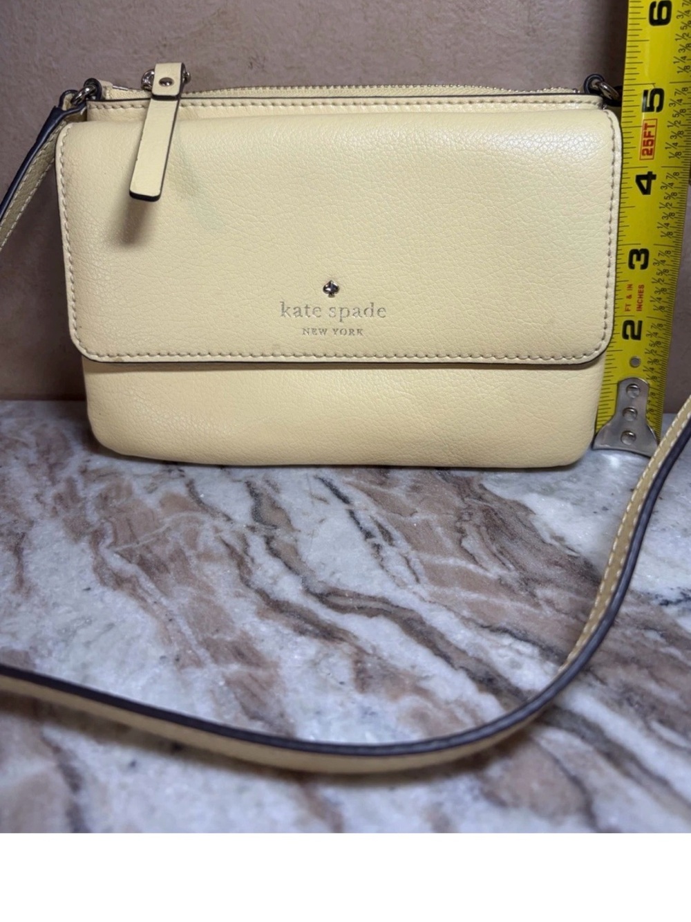 Kate Spade New York Yellow Small Crossbody Bag Zip/Magnetic, Detachable Strap - Picture 2 of 6